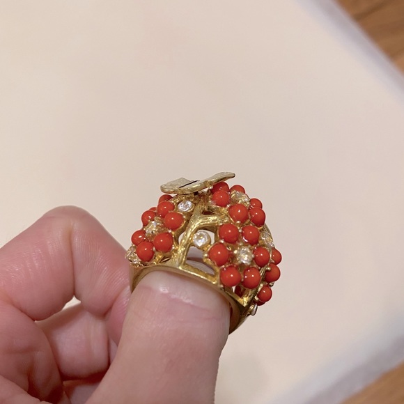 Juicy Couture flower butterfly dome ring - Picture 4 of 9